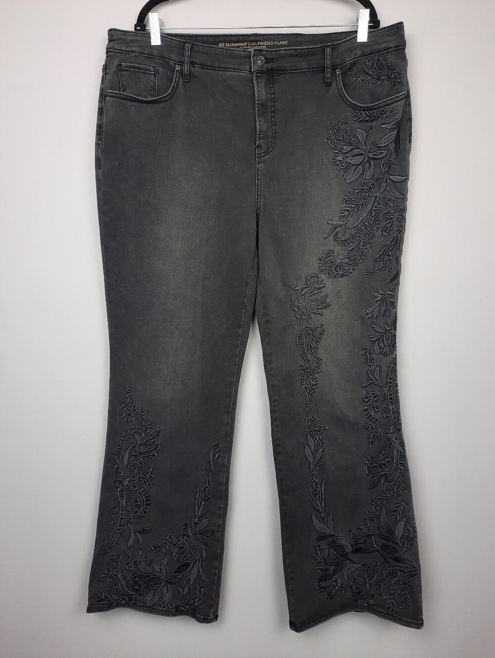 Chico's So Slimming Girlfriend Flare High Rise Black Embroidered Jeans size 18